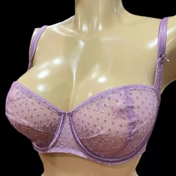 Victoria’s Secret Dream Angels Set dot Mesh Unlined Balconett Bra & Thong - Picture 8 of 10